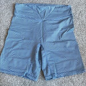 Blue Wave Pattern Women's Shorts